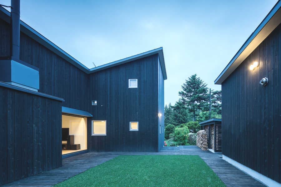 大きな屋根のコートハウス